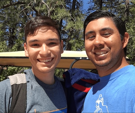 Juan Pablo en un campamento.