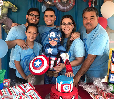 Celebración de cumpleaños en familia.